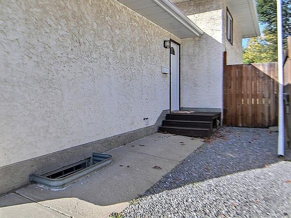 3rd image of 85 Woodbine Rd
