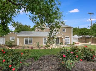 300 Honeysuckle Ln, Castle Hills, TX 78213