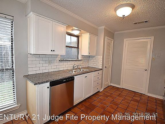 4th image of 118 Mesa Moor Dr