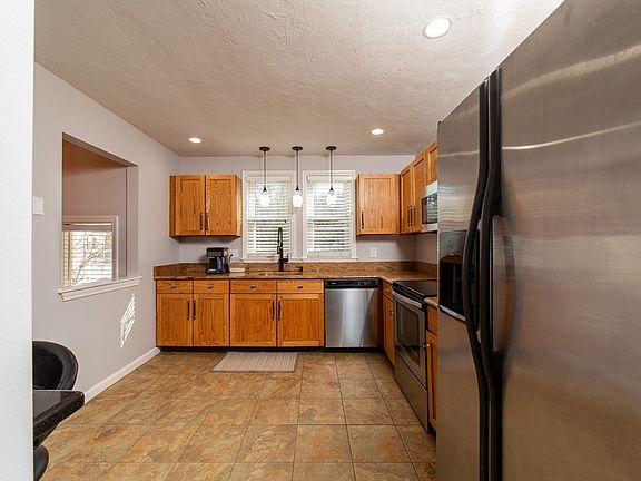 5th image of 8 Lamplighter Ln #8