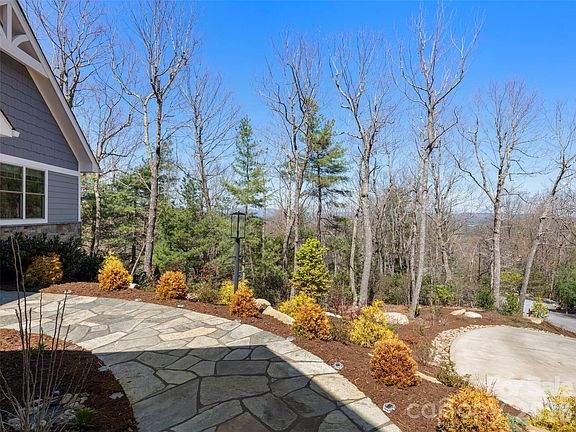 3rd image of 255 Dalhousie Ct