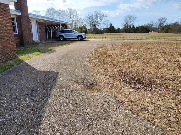 5th image of 958 Bissell Rd
