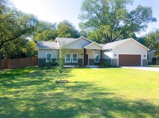 611 N Rusk St, Weatherford, TX 76086