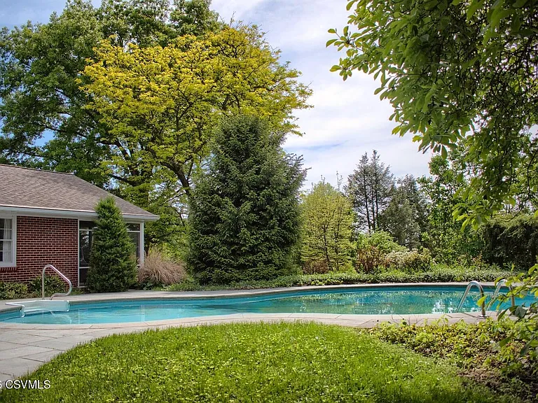 195 Fairmount Dr — Photo 4
