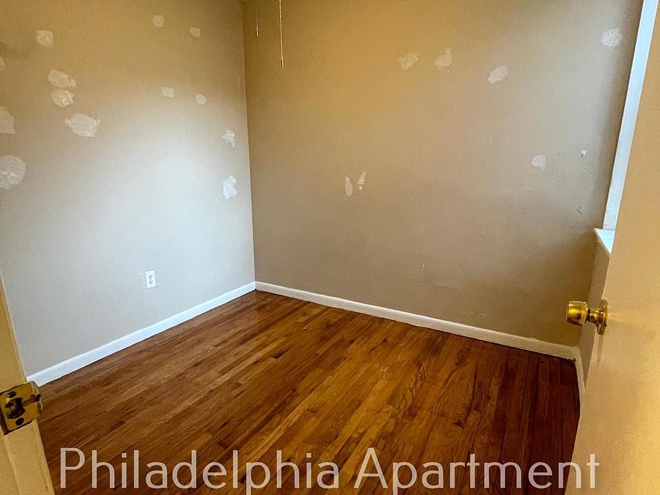 Bedroom (Older Photo -Walls are Repaired)