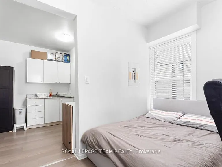 4 Eccles St #2 — Photo 5