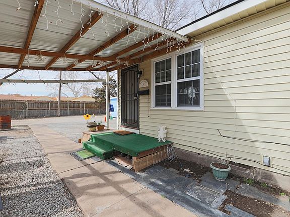 2nd image of 1543 N Spruce Ave
