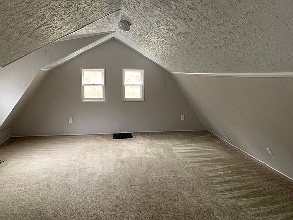 4th image of 3340 1/2 W Bloomcrest Dr