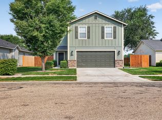 1818 E Deerhill Dr, Meridian, ID 83642