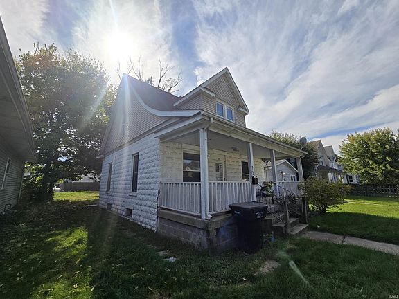 3rd image of 822 E Bowman St