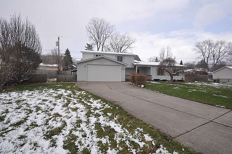 1st image of 21602 Roosevelt Ave