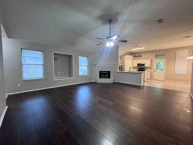 128 Post Oak Dr — Photo 23