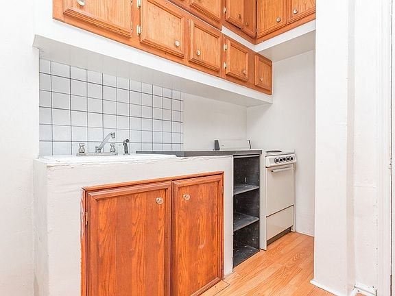 3rd image of 487 Saint Johns Pl #3CC