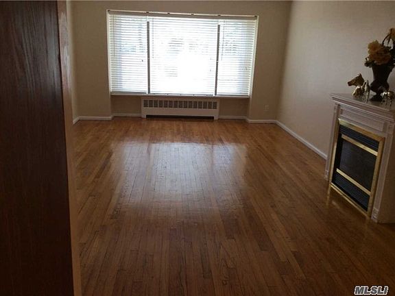 3rd image of 54 Judith Ln