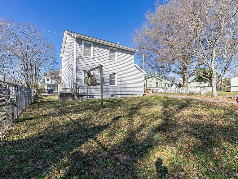 106 N Tunstall Ave — Photo 41