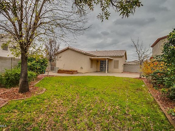 Backyard view 20161229001752625410000000