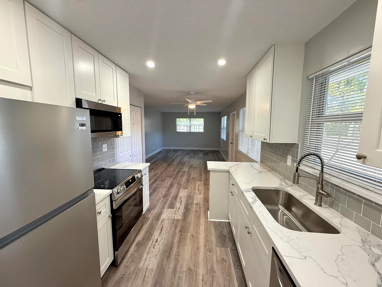 2 bed, 1.0 bath, 850 sqft, $2,100 — Photo 1