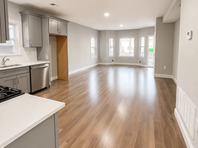 938 Morris Park Ave #1 — Photo 2