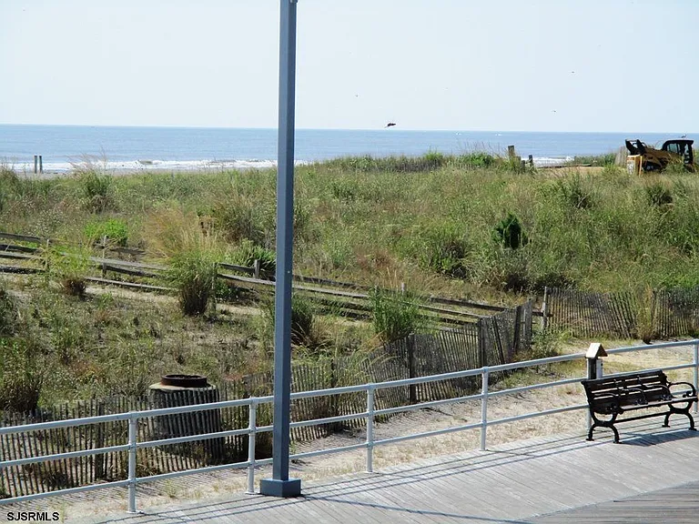 3501 Boardwalk — Photo 27