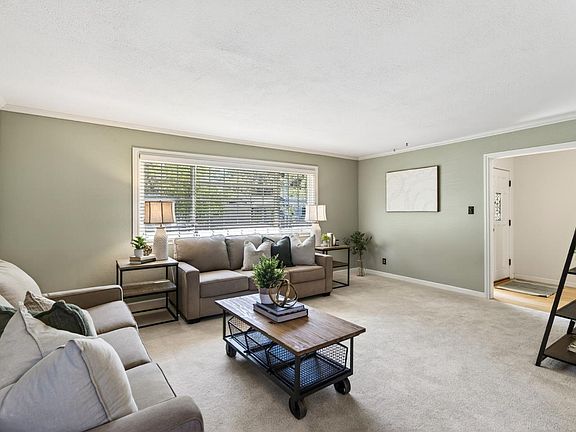 3rd image of 2968 Woodcrest Drive