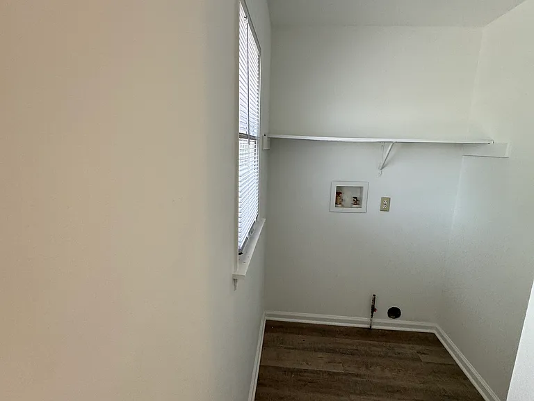 6076 Pennsylvania Dr — Photo 18