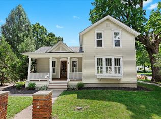 423 W Washington St, Howell, MI 48843
