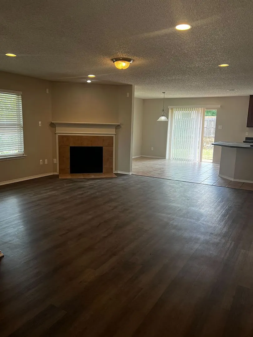 1601 Hedgewood Trail, Fort Worth, Texas 76112 — Photo 3