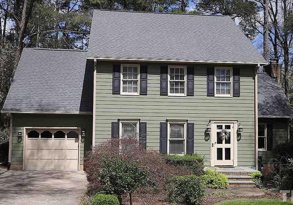 1st image of 19 Saddlewood Ct