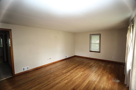 2nd image of 6948 Lindenwood Ave