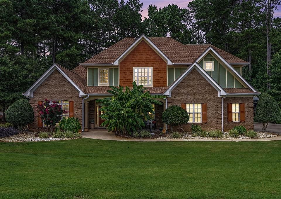 1st image of 105 Lone Oak Dr