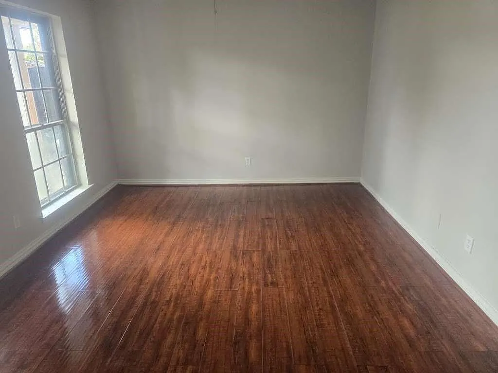 3 bed, 2.0 bath, 1647 sqft, $1,899 — Photo 2