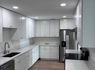 1100 Rhodes Ave, Sarasota, FL 34237