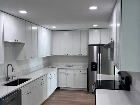 1100 Rhodes Ave, Sarasota, FL 34237