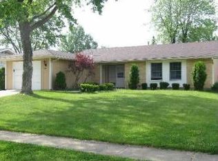 1465 Edgefield Ln, Hoffman Estates, IL 60169