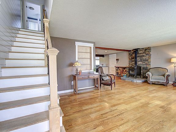 5th image of 9114 NE Meadowbrook Cir
