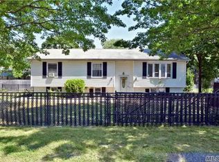 1541 Ferndale Blvd, Central Islip, NY 11722