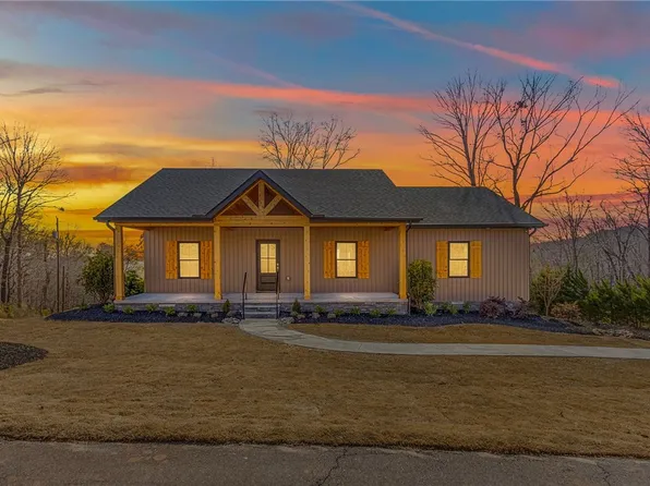 115 Oakdale St, Pickens, SC 29671