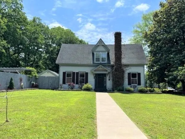 822 E College St, Batesville, AR 72501