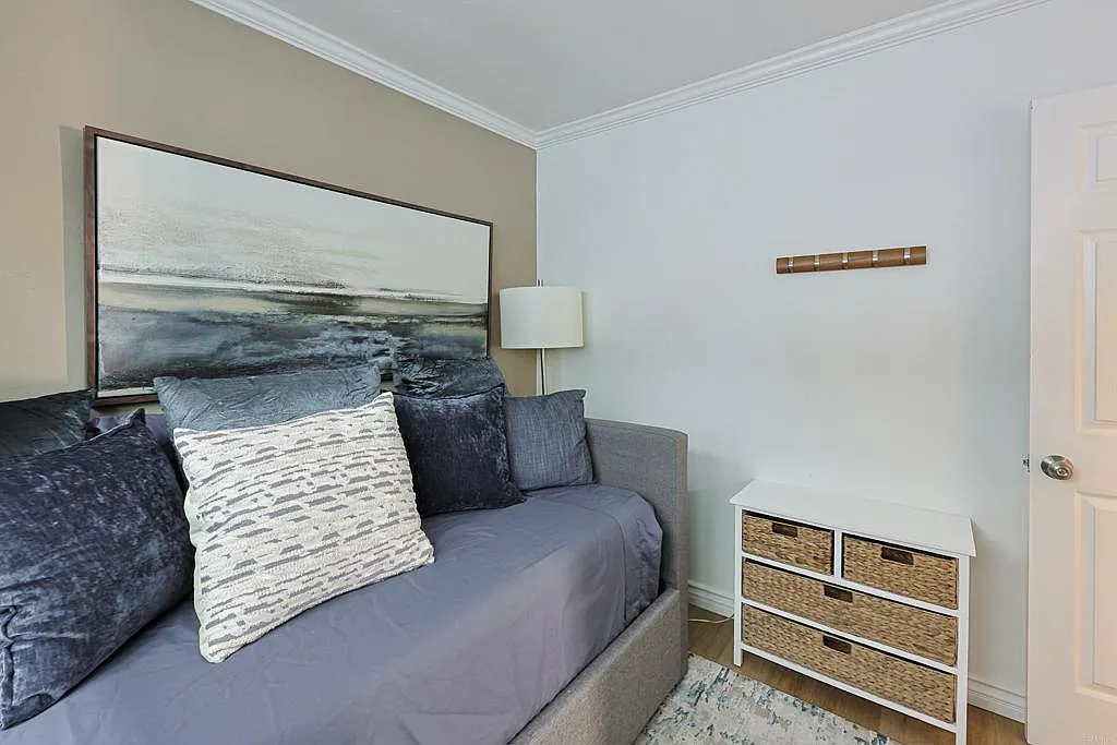2 bed, 600 sqft, $4,500 — Photo 4