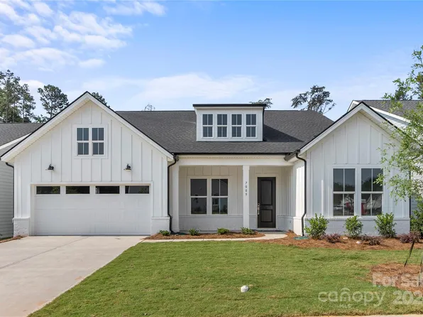 7045 Wayfarer Dr #48, Charlotte, NC 28269