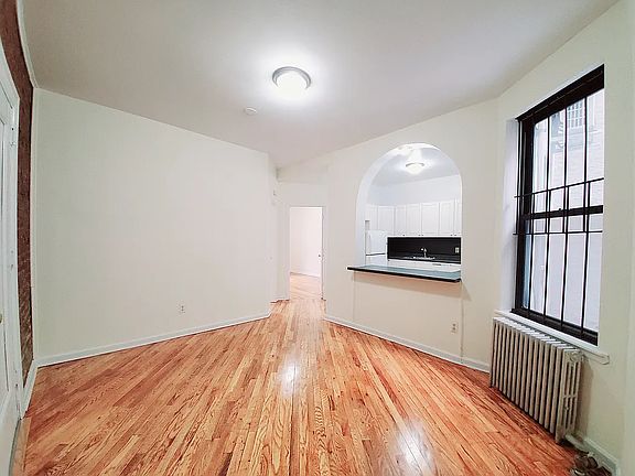 3rd image of 624 11th St #2