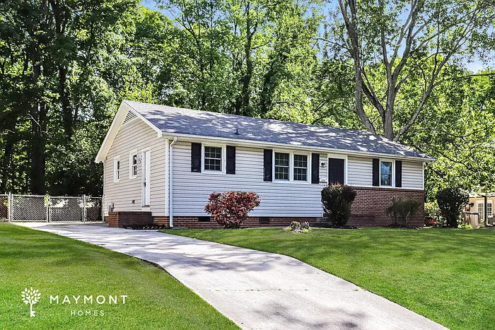 2616 Shady Lawn Dr — Photo 3