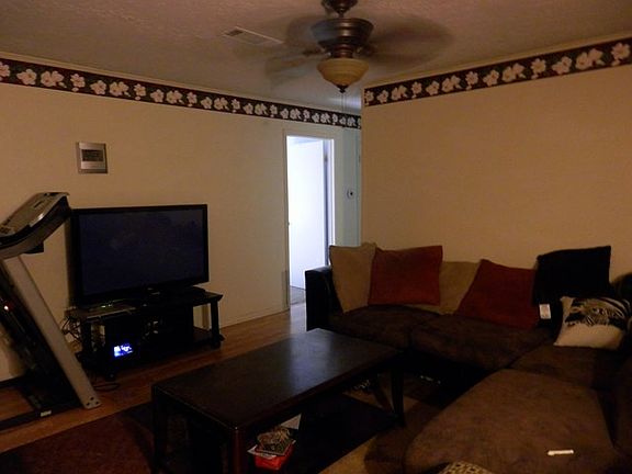 3rd image of 2402 Fuller Springs Dr