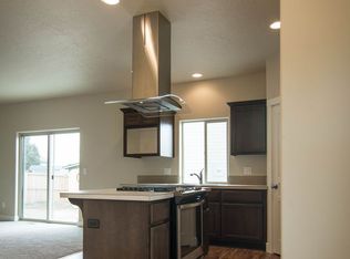 20685 NE Tango Creek Ave, Bend, OR 97701