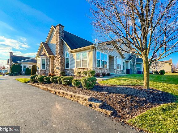 2nd image of 317 Willow Dr
