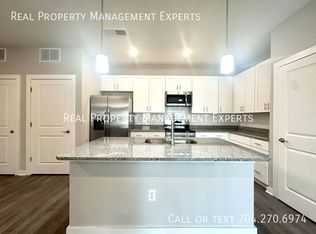 7023 Star Oaks Ln UNIT 102, Charlotte, NC 28262