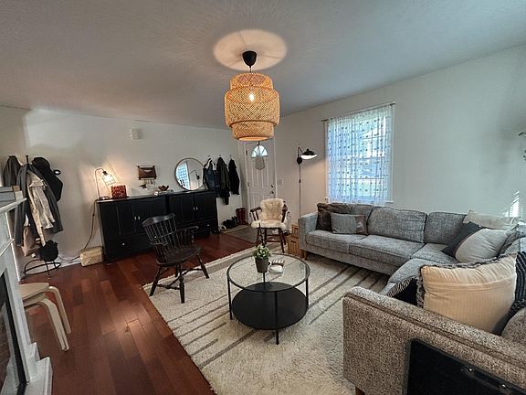 4th image of 21 Caspar St