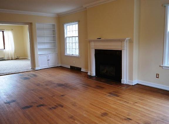 5th image of 33 Highbanks Pl S