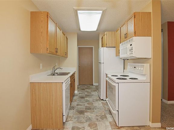 2nd image of UNIT 205-1130 9th AVENUE NE