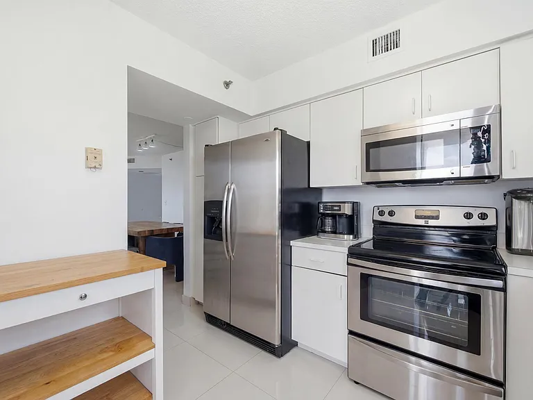 3300 NE 192nd St #1201 — Photo 9